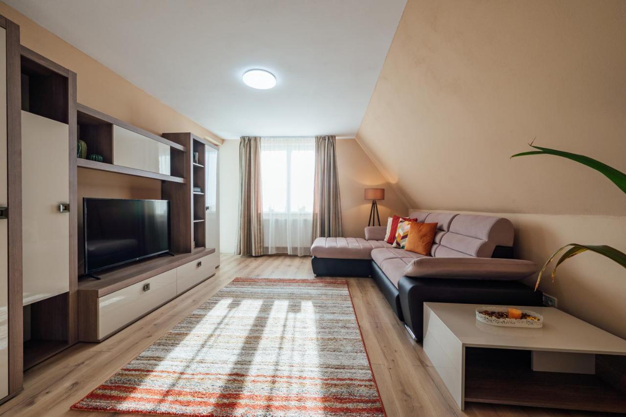 Apartamento Skarabeus Odorheiu Secuiesc Exterior foto